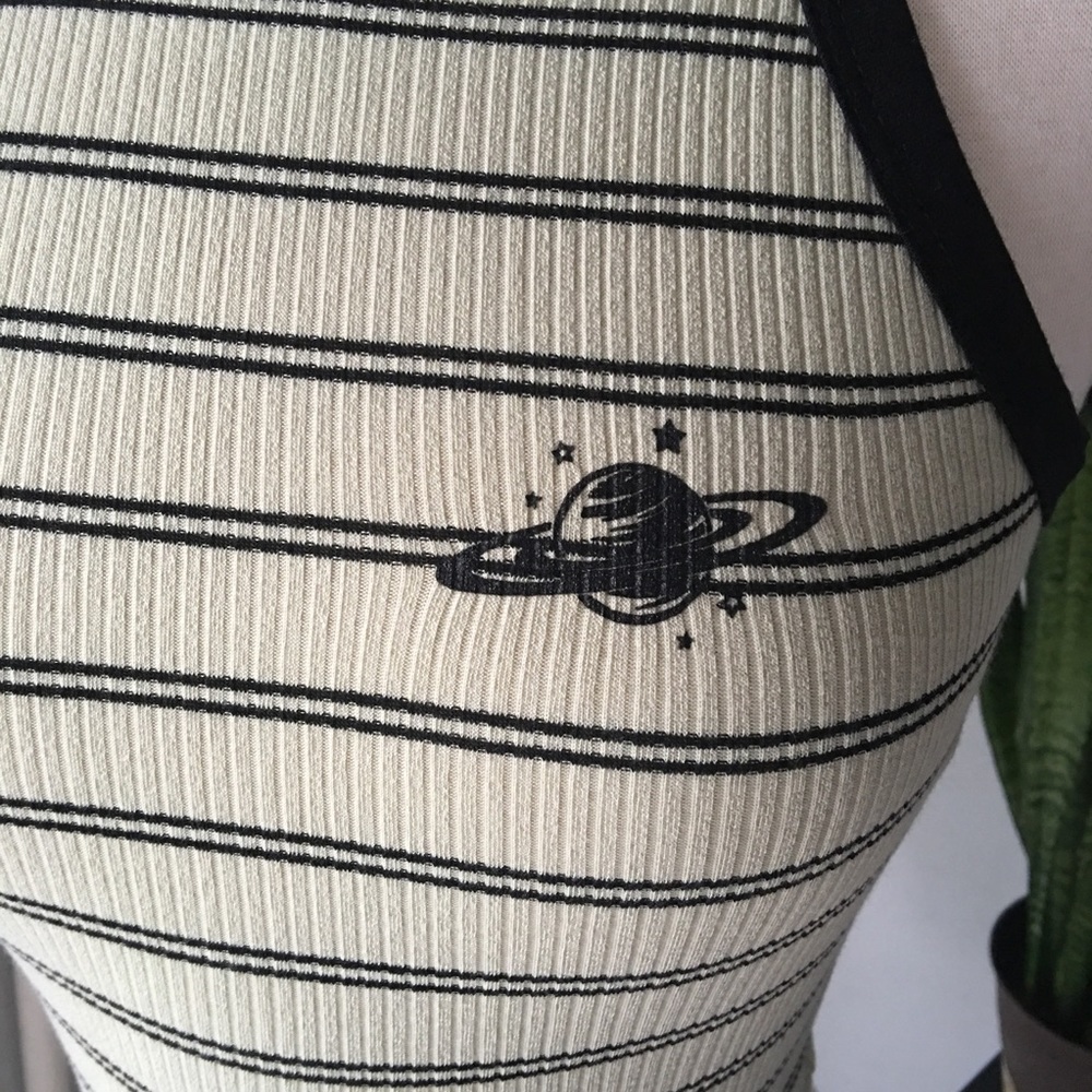 LAST 👆🏼🛸planet print striped cropped top - Picture 6 of 7